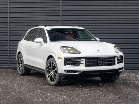 Used 2026 Porsche Cayenne AWD/4WD image 10