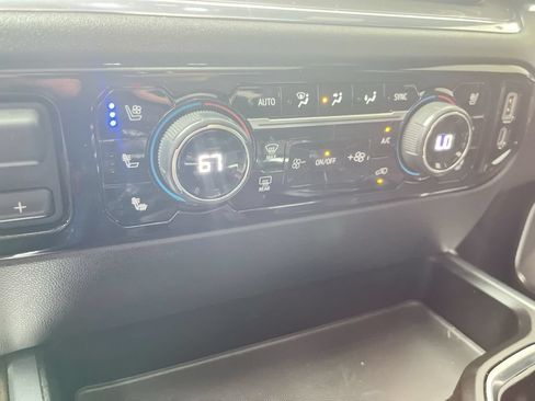 Used 2024 Chevrolet Silverado 1500 High Country w/ High Country Premium Package AWD/4WD image 23