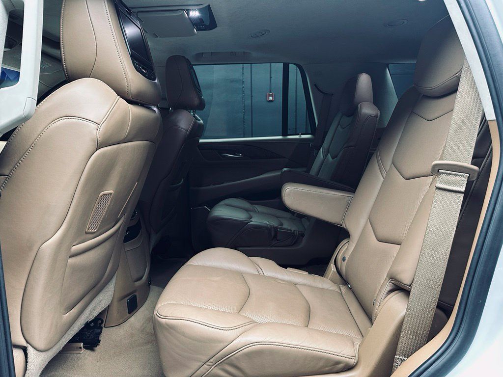 Used 2016 Cadillac Escalade Platinum AWD/4WD image 20