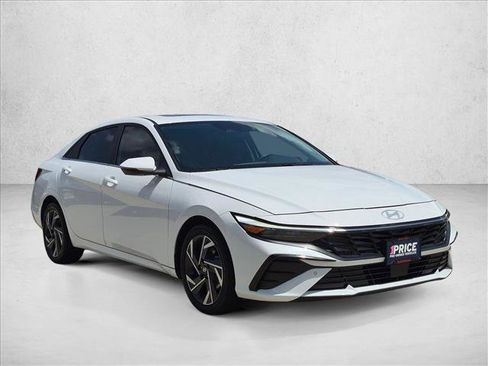 Used 2024 Hyundai Elantra Limited FWD image 3