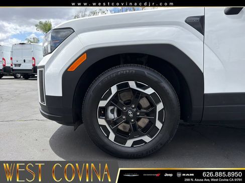 Used 2025 Hyundai Santa Fe SEL AWD/4WD image 11