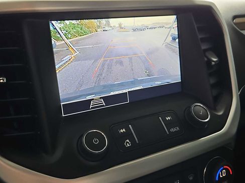 Used 2023 GMC Acadia SLE w/ Driver Convenience Package image 29