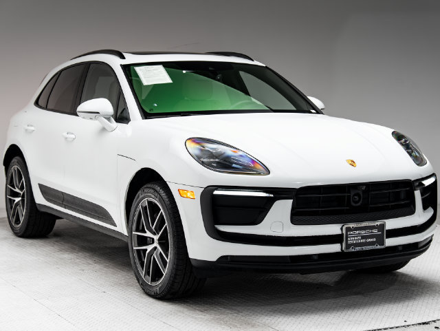 Certified 2026 Porsche Macan AWD/4WD image 32