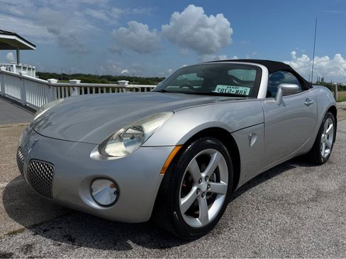 Used 2007 Pontiac Solstice Convertible w/ Preferred Package RWD image 1