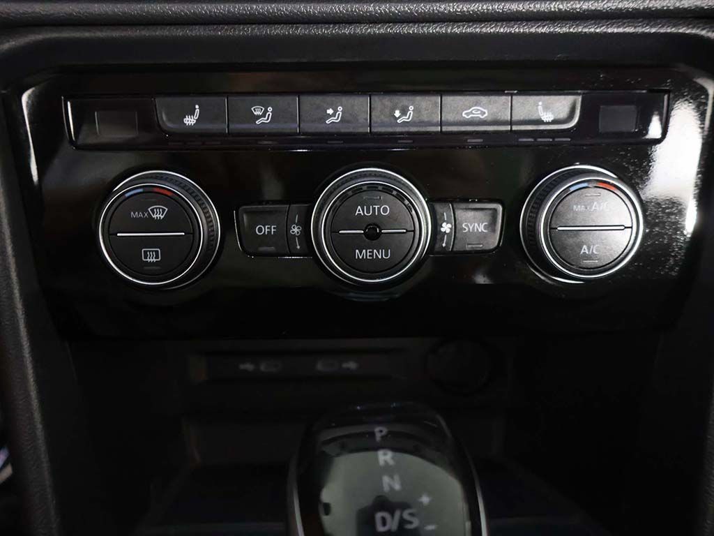 Used 2023 Volkswagen Taos SEL AWD/4WD image 49