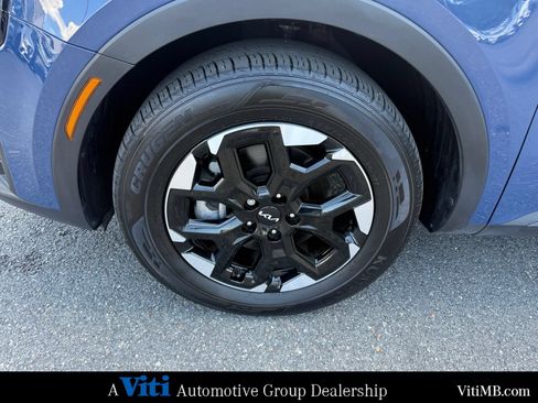 Used 2025 Kia Sorento S FWD image 12