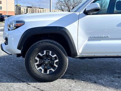 Used 2021 Toyota Tacoma TRD Off-Road w/ Technology Package image 7
