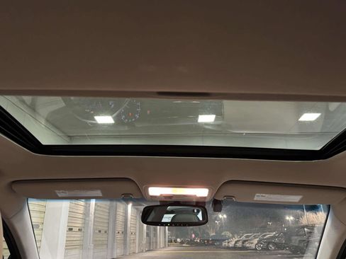 Used 2017 Toyota Avalon Limited image 22