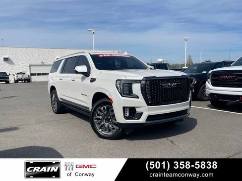 Used 2023 GMC Yukon XL Denali Ultimate AWD/4WD image 1