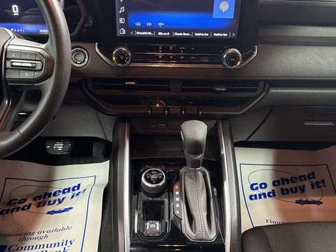 Used 2023 Chevrolet Colorado Trail Boss image 23