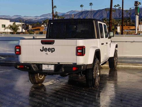 New 2026 Jeep Gladiator Sport image 9