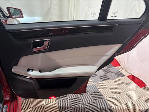 Used 2014 Mercedes-Benz E 350 4MATIC Sedan image 14