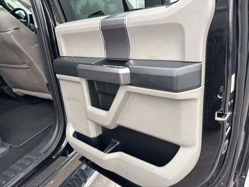 Used 2019 Ford F250 XLT w/ XLT Premium Package image 13