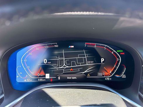 Used 2021 BMW 750i xDrive w/ Executive Package image 27