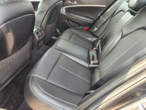 Used 2023 Genesis G70 2.0T RWD image 29
