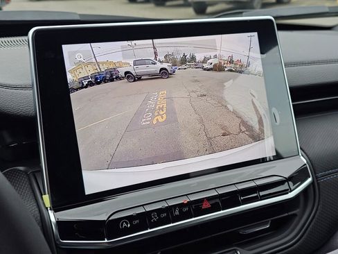 New 2026 Jeep Compass Latitude image 22