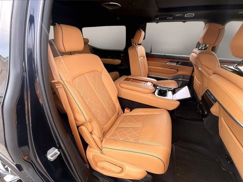 Used 2022 Jeep Grand Wagoneer Series III image 26