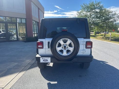 Used 2019 Jeep Wrangler Unlimited Sport S image 6