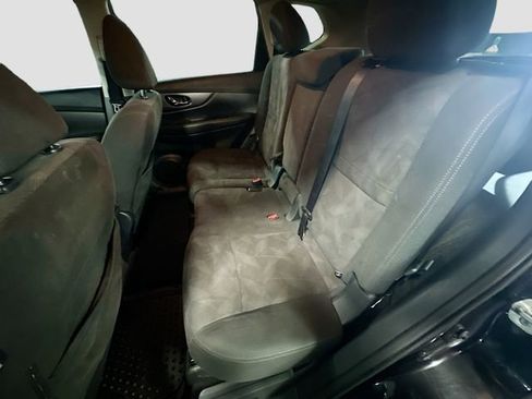 Used 2016 Nissan Rogue SV image 24