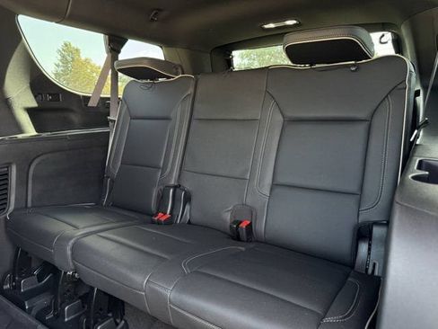 Used 2024 Chevrolet Suburban Premier w/ Premium Package AWD/4WD image 30