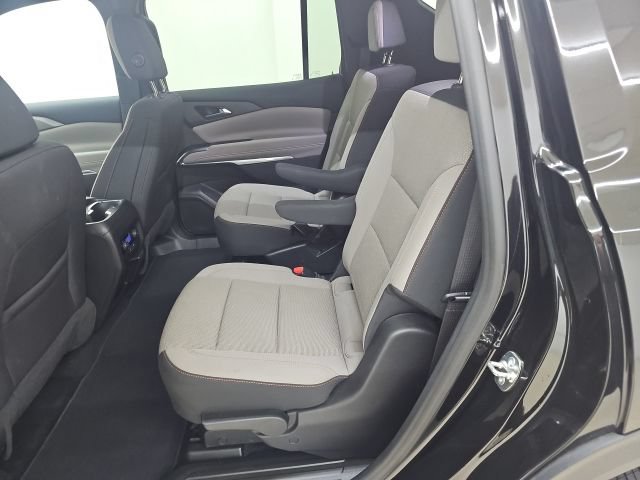 Used 2026 Chevrolet Traverse LT w/ Driver Confidence Package FWD image 9