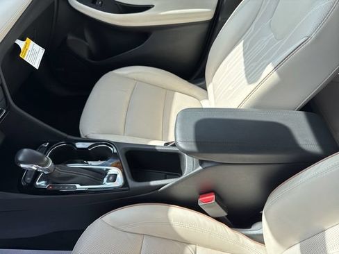 Used 2024 Buick Encore GX Avenir w/ Avenir Convenience Package FWD image 16