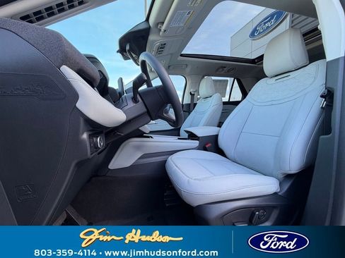 New 2026 Ford Explorer Platinum w/ LUX Leather Package image 17