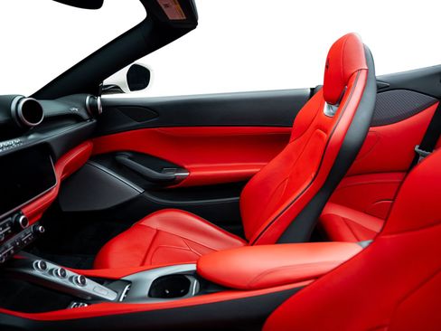 Used 2019 Ferrari Portofino RWD image 62