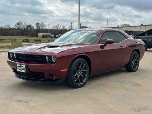 Used 2023 Dodge Challenger SXT w/ Blacktop Package image 7