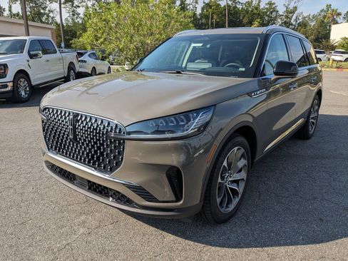 New 2025 Lincoln Aviator 2WD w/ Equipment Group 101A image 9