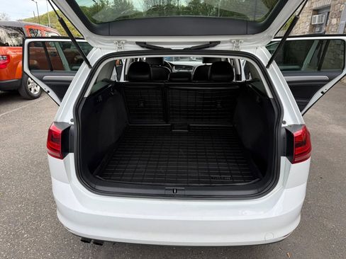 Used 2016 Volkswagen Golf Limited Edition FWD image 17