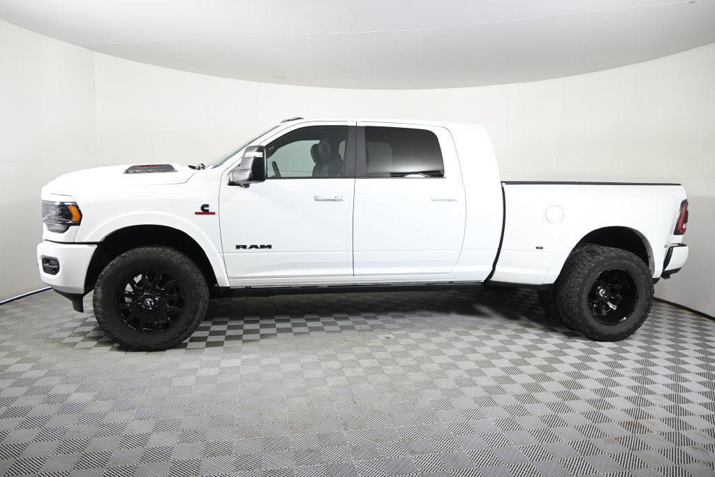 Used 2023 RAM 3500 Limited AWD/4WD image 2