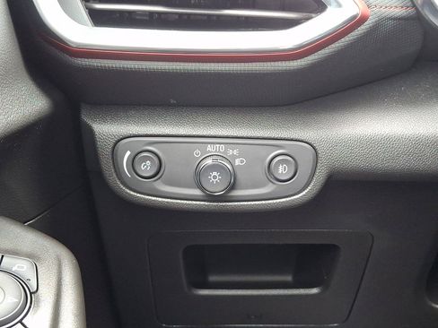 Used 2023 Chevrolet TrailBlazer RS w/ Sun and Liftgate Package image 23