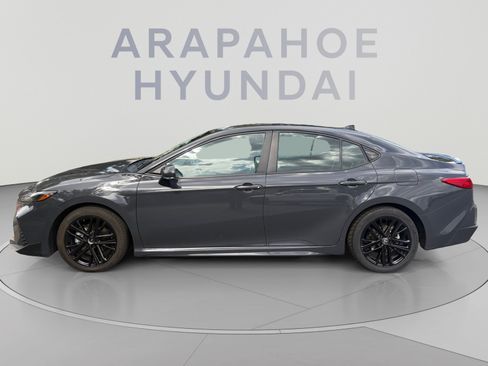 Used 2025 Toyota Camry SE FWD image 2