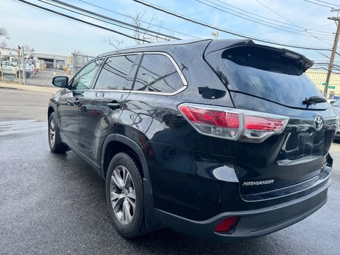 Used 2015 Toyota Highlander XLE image 3