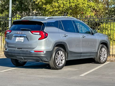 Used 2024 GMC Terrain SLT AWD/4WD image 3