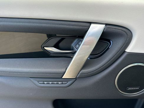 Used 2024 Land Rover Discovery Sport S image 10