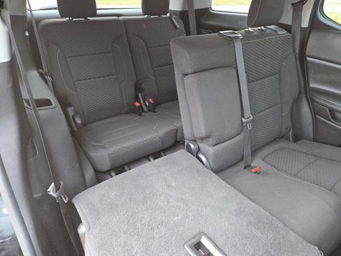 Used 2019 GMC Acadia SLE image 17