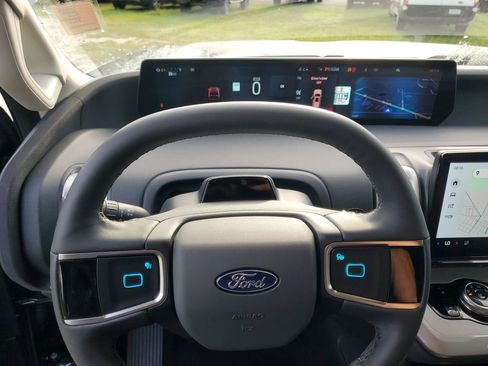 New 2025 Ford Expedition Active RWD image 14