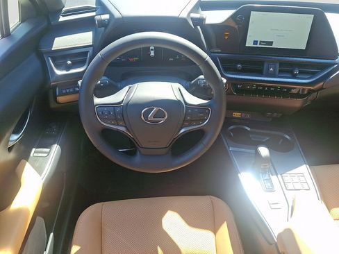 Used 2025 Lexus UX 300h AWD image 12