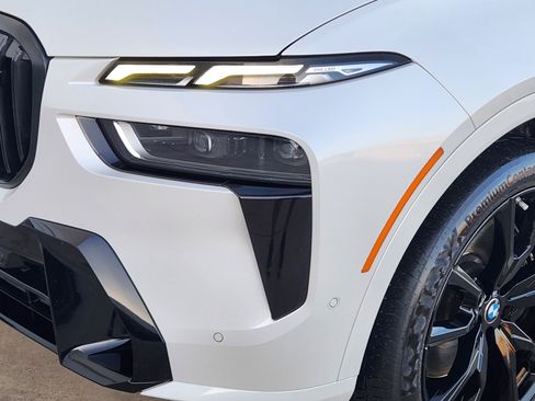 Used 2023 BMW X7 M60i w/ Executive Package image 8