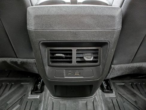 Certified 2024 GMC Canyon Denali image 32