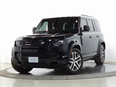 Used 2025 Land Rover Defender 110 X-Dynamic SE image 1