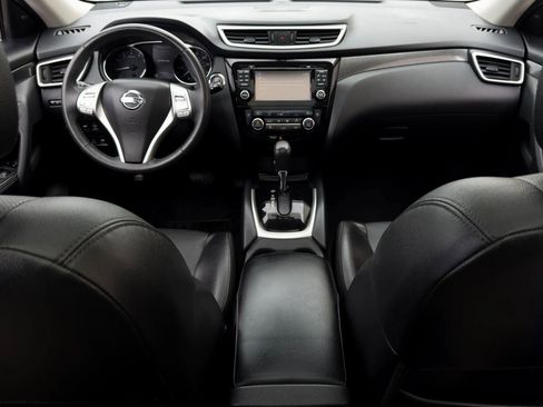 Used 2016 Nissan Rogue SV image 9