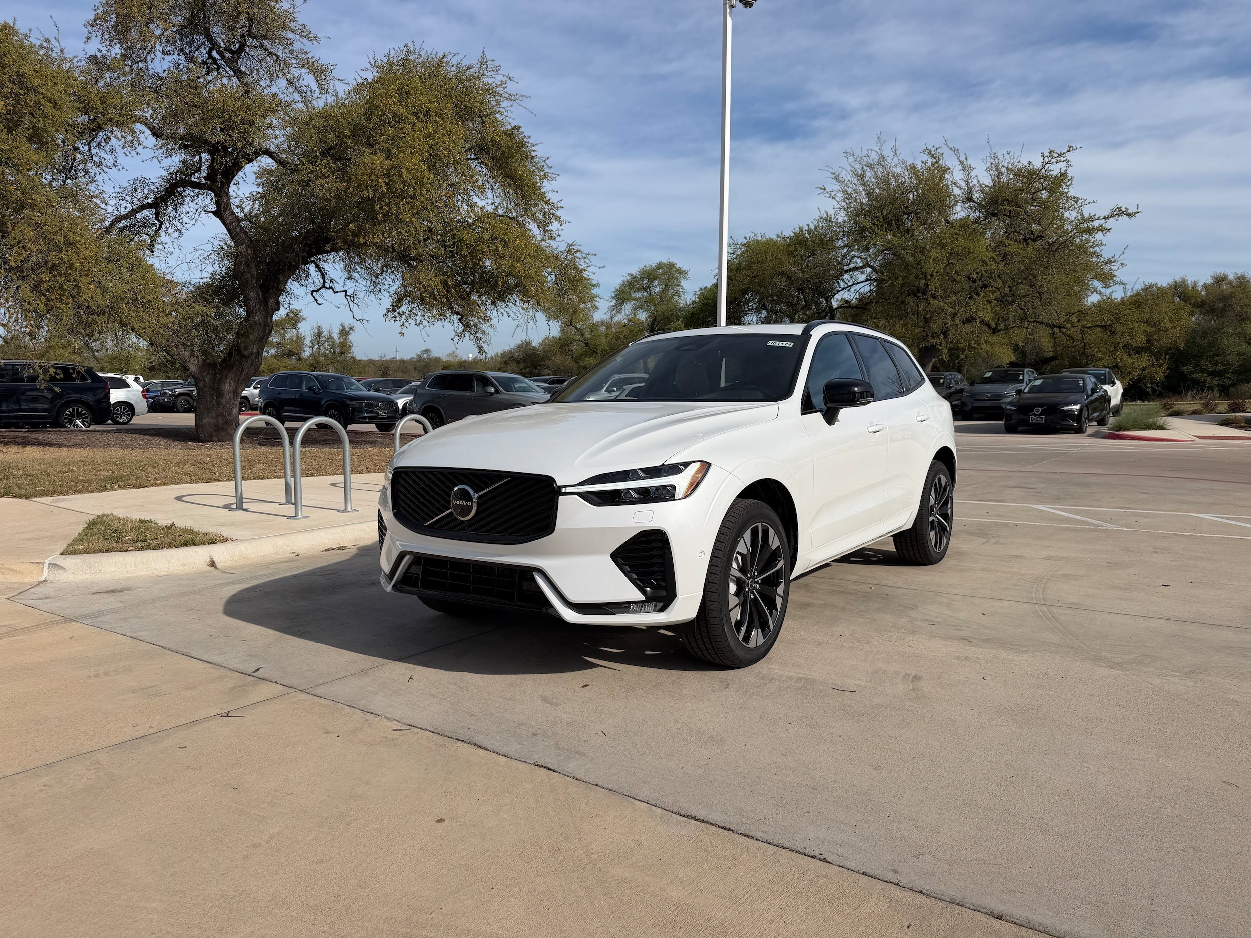 New 2026 Volvo XC60 B5 Plus w/ Protection Package Premier AWD/4WD image 2