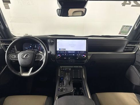 Used 2024 Lexus GX 550 AWD/4WD image 32