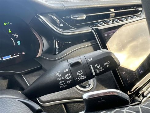 Used 2022 Jeep Grand Cherokee Limited 4xe w/ Luxury Tech Group II image 39