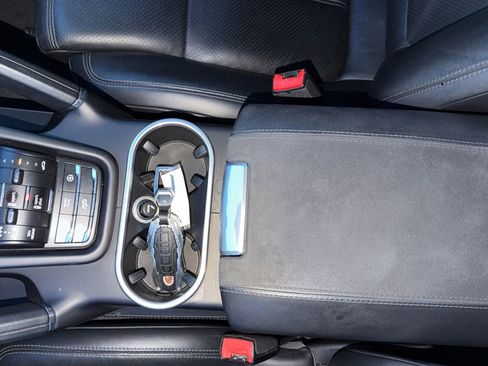 Used 2016 Porsche Cayenne GTS image 31