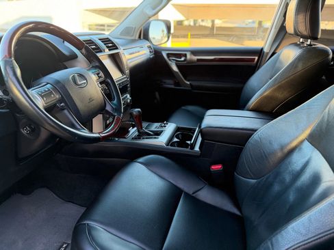 Used 2014 Lexus GX 460 image 10