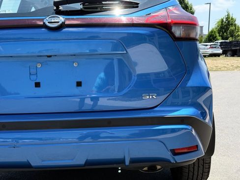 Used 2021 Nissan Kicks SR w/ SR Premium Package FWD image 12
